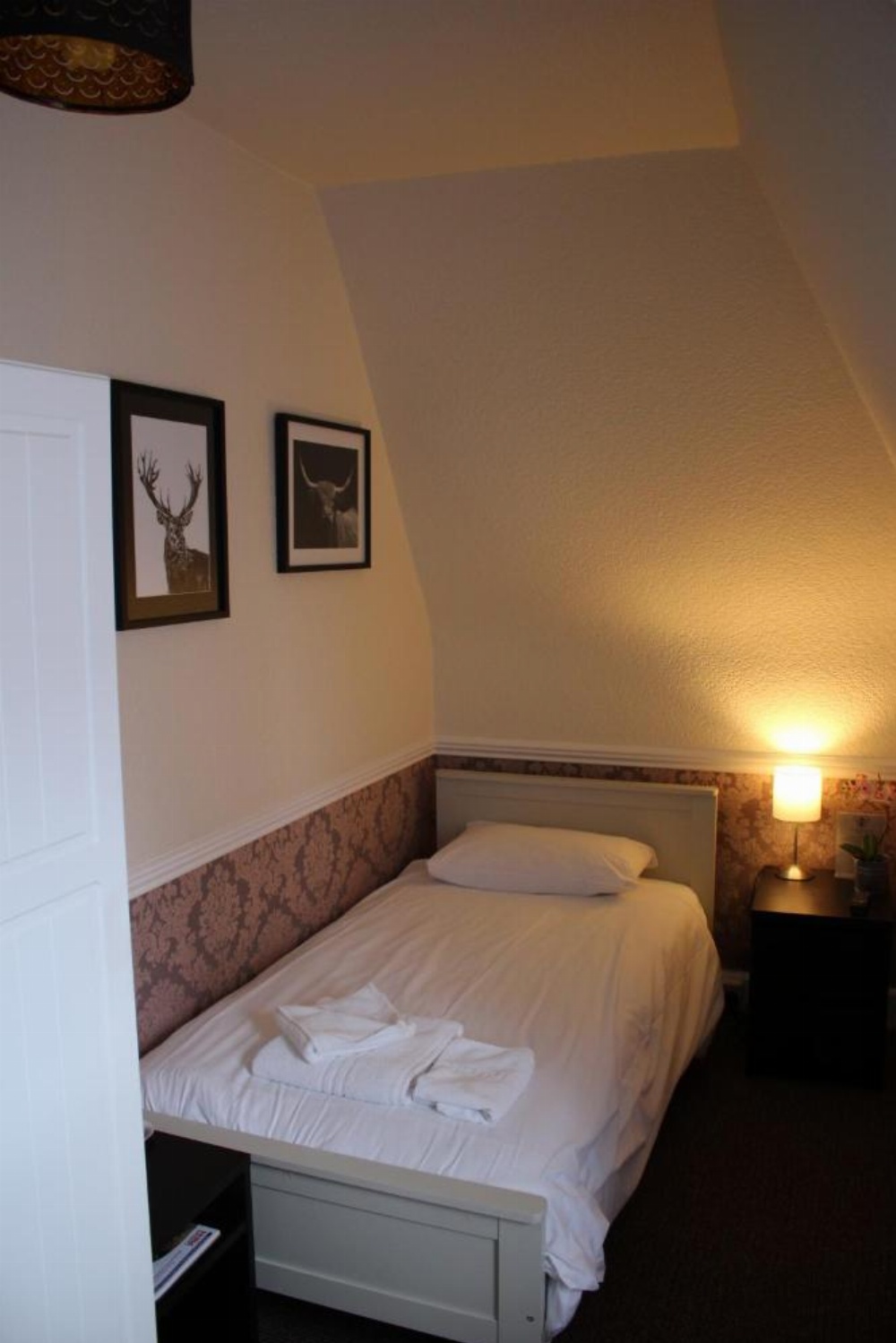 Single Room with Shared Bathroom